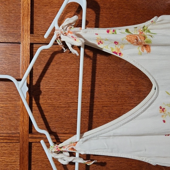 Size Medium Runway Star Gauzy Romper - Picture 4 of 7